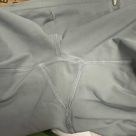 Lululemon Fast Free HR Running Shorts 6” Gray Women’s Size 8 Style LW7AU6 - Picture 7 of 7